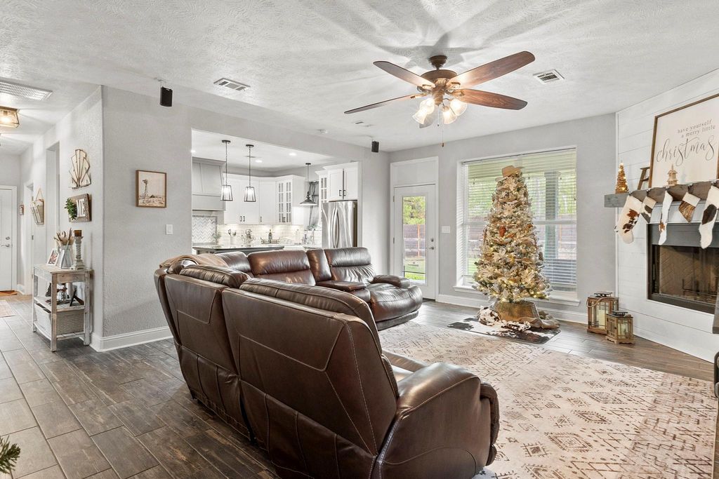 Photo of 6938 Old Honey Island Road, Kountze, TX 77625 (MLS # 20596344)