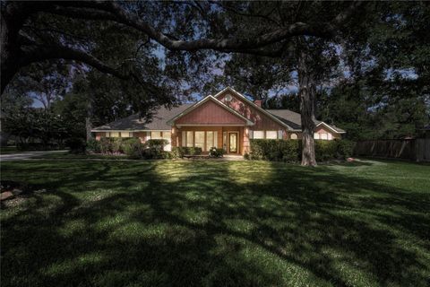 Photo of 23611 Indian Hills Circle, Tomball, TX 77377 (MLS # 67967140)