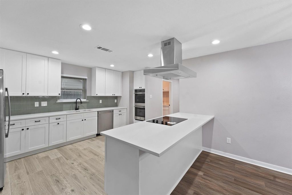 Photo of 714 Golden Bear Lane, Kingwood, TX 77339 (MLS # 60730462)