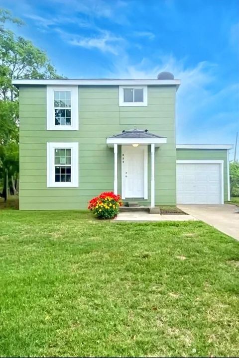 Photo of 623 W 5th Street, Freeport, TX 77541 (MLS # 10403772) Photo of 623 W 5th Street, Freeport, TX 77541 (MLS # 10403772)