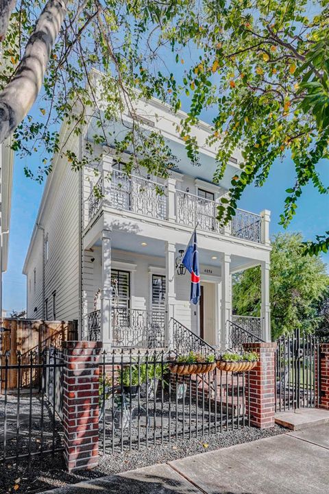 Photo of 405 W 27th Street #A, Houston, TX 77008 (MLS # 24625392)