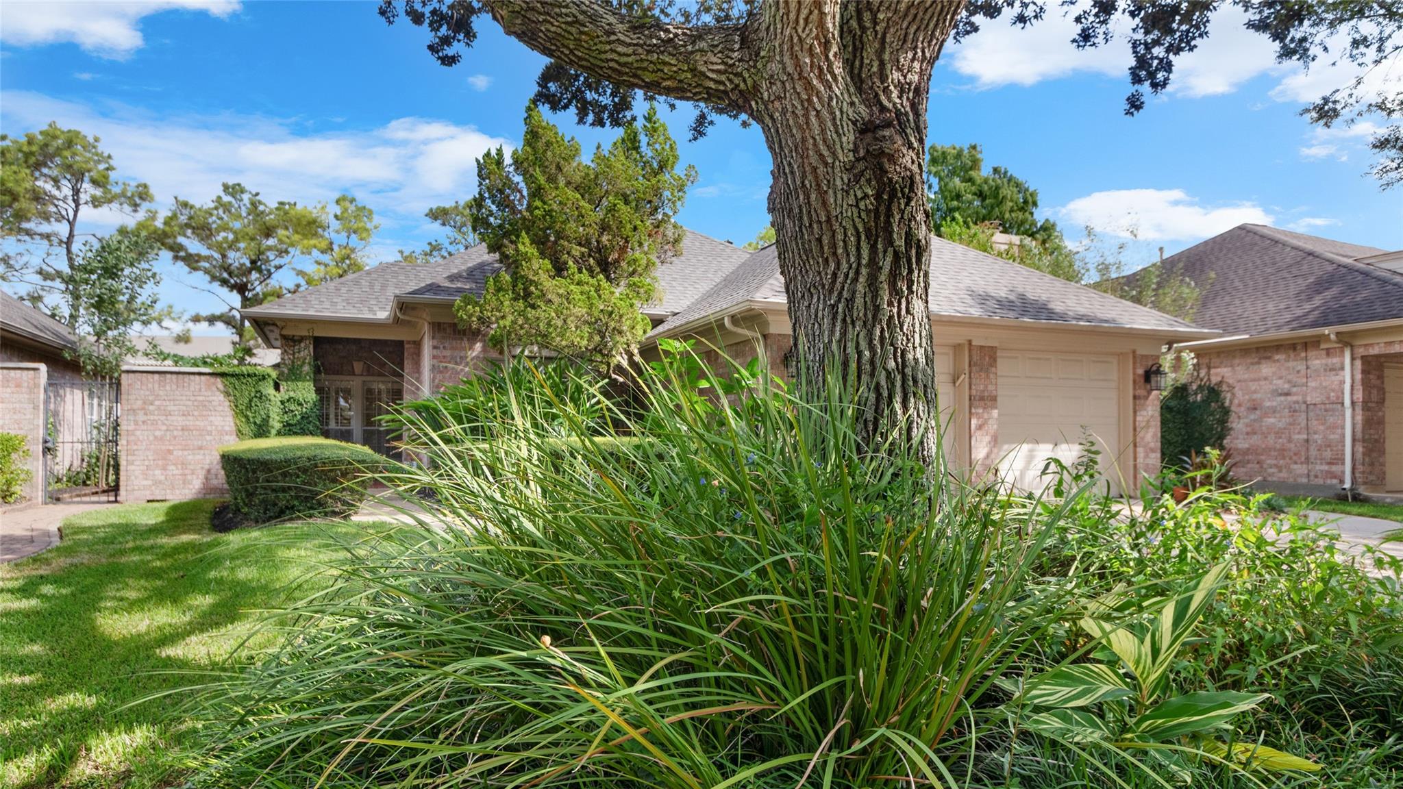 2430 Fairway Pointe Drive