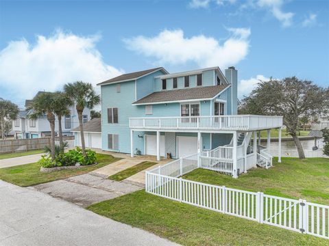 Photo of 12822 Santiago Circle, Galveston, TX 77554 (MLS # 59216889)