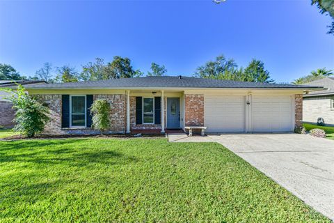 Photo of 405 Linda Lane, Friendswood, TX 77546 (MLS # 54844076)