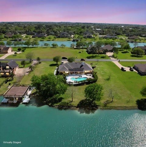 Homes For Sale - 143 Lago Circle Drive<br/> Santa Fe, TX 77517