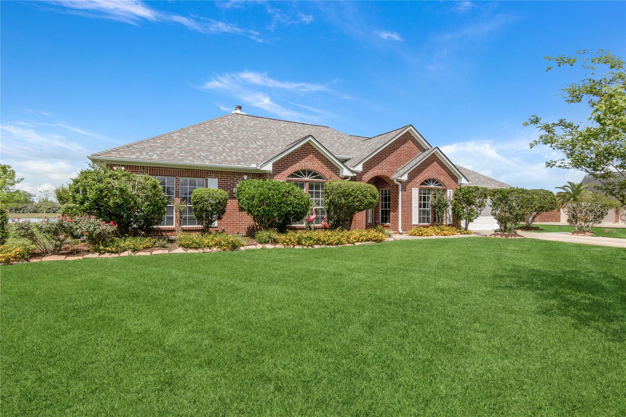 143 Lago Circle Drive N