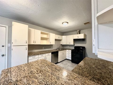 Tiny photo for 9401 Sierra Drive, Houston, TX 77051 (MLS # 13507888)