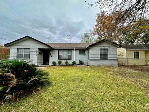 Photo of 9401 Sierra Drive, Houston, TX 77051 (MLS # 13507888)