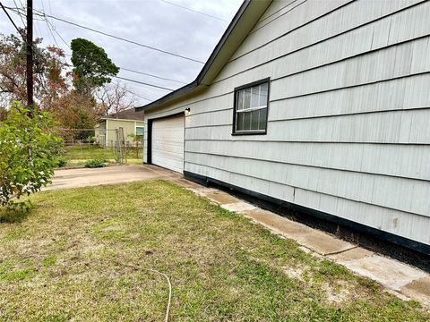 Tiny photo for 9401 Sierra Drive, Houston, TX 77051 (MLS # 13507888)