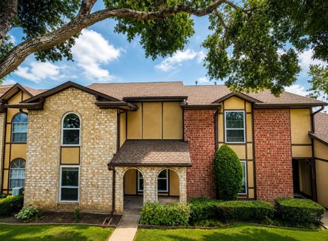Townhouse For Rent - 11712 S Kirkwood Road<br/> Houston, TX 77477