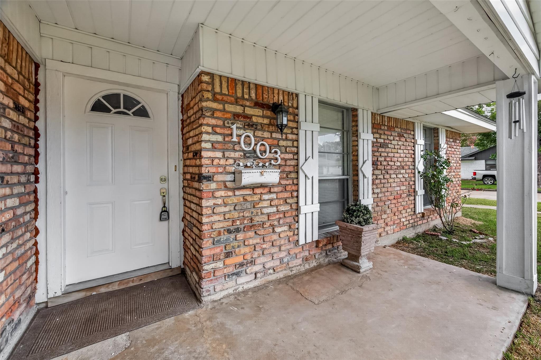 1003 Eastlake Street