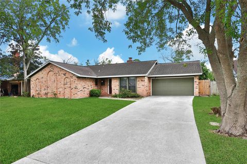 Photo of 505 Seagrove Street, La Porte, TX 77571 (MLS # 93527247)