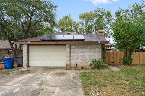 Photo of 9603 Hollow Bend, San Antonio, TX 78250 (MLS # 90365994)