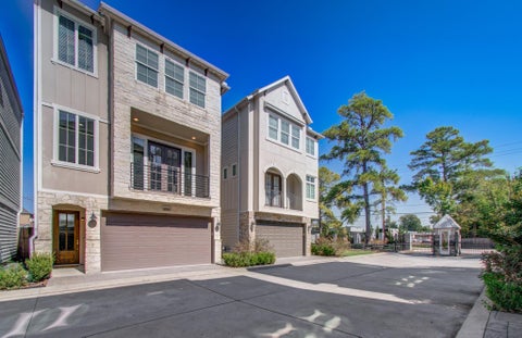 Photo of 10908 Upland Retreat Drive, Houston, TX 77043 (MLS # 87125091)