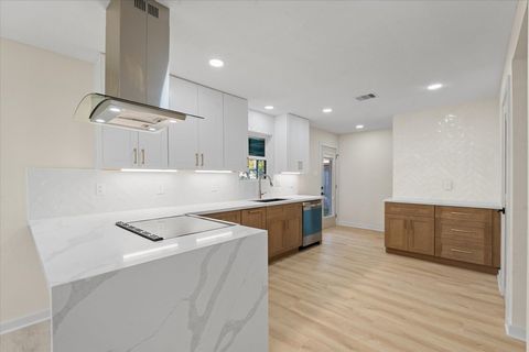 Photo of 9627 Vilven Lane, Houston, TX 77080 (MLS # 97154880)