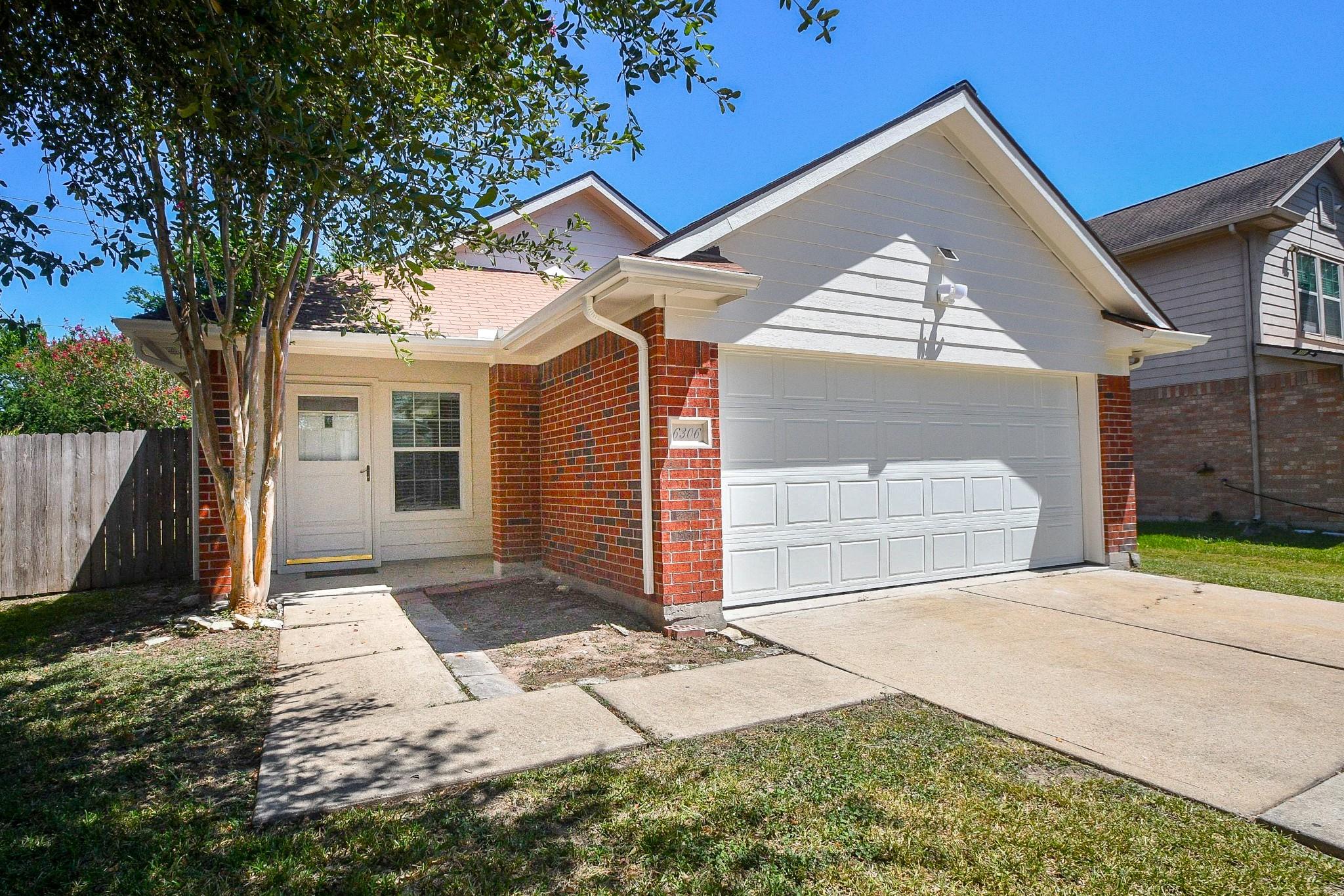 6306 Spruce Manor Lane