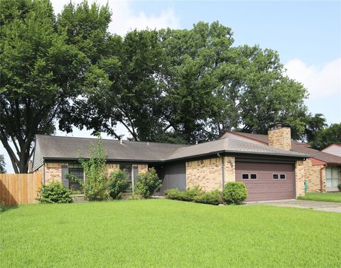 15826 Pipers View Webster TX 77598