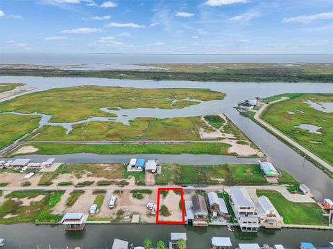 Photo of 1120 Gator Point, Port Bolivar, TX 77650 (MLS # 10040479)