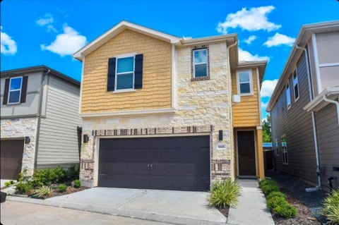 Photo of 8618 Cedar Plains Lane, Houston, TX 77080 (MLS # 87045449)