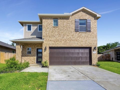 104 Clay Creek Lane Montgomery TX 77316