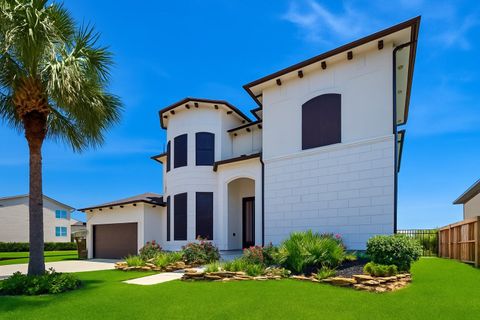 Homes For Sale - 1834 Lakeside Drive<br/> Seabrook, TX 77586