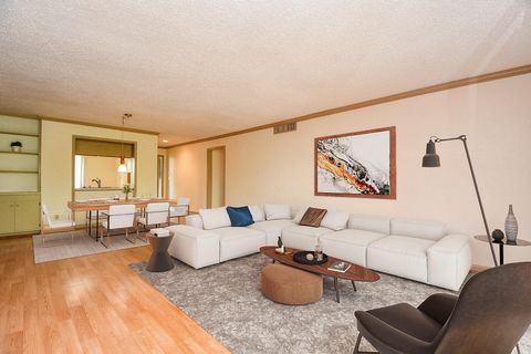 Photo of 6533 Bayou Glen Road, Houston, TX 77057 (MLS # 44527300)