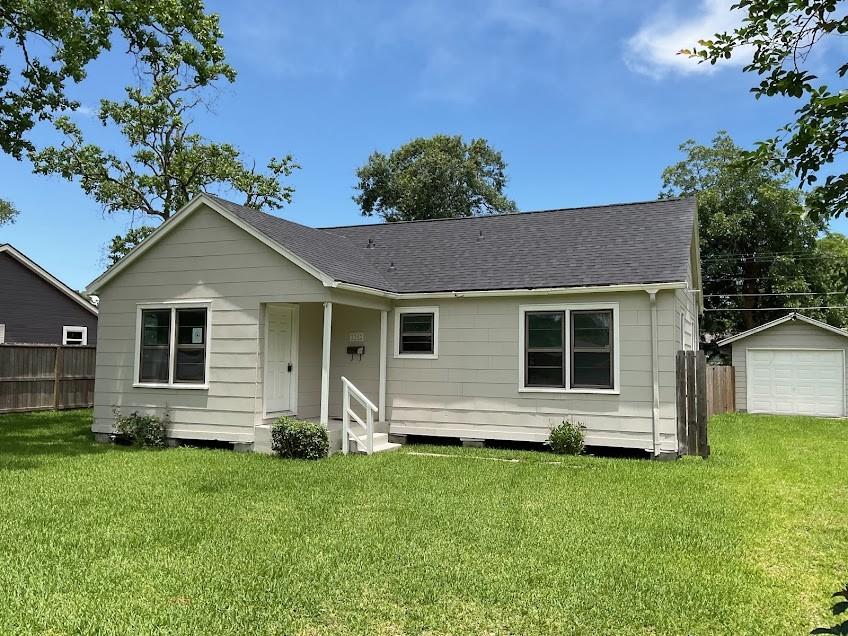 2302 Oaklawn Drive