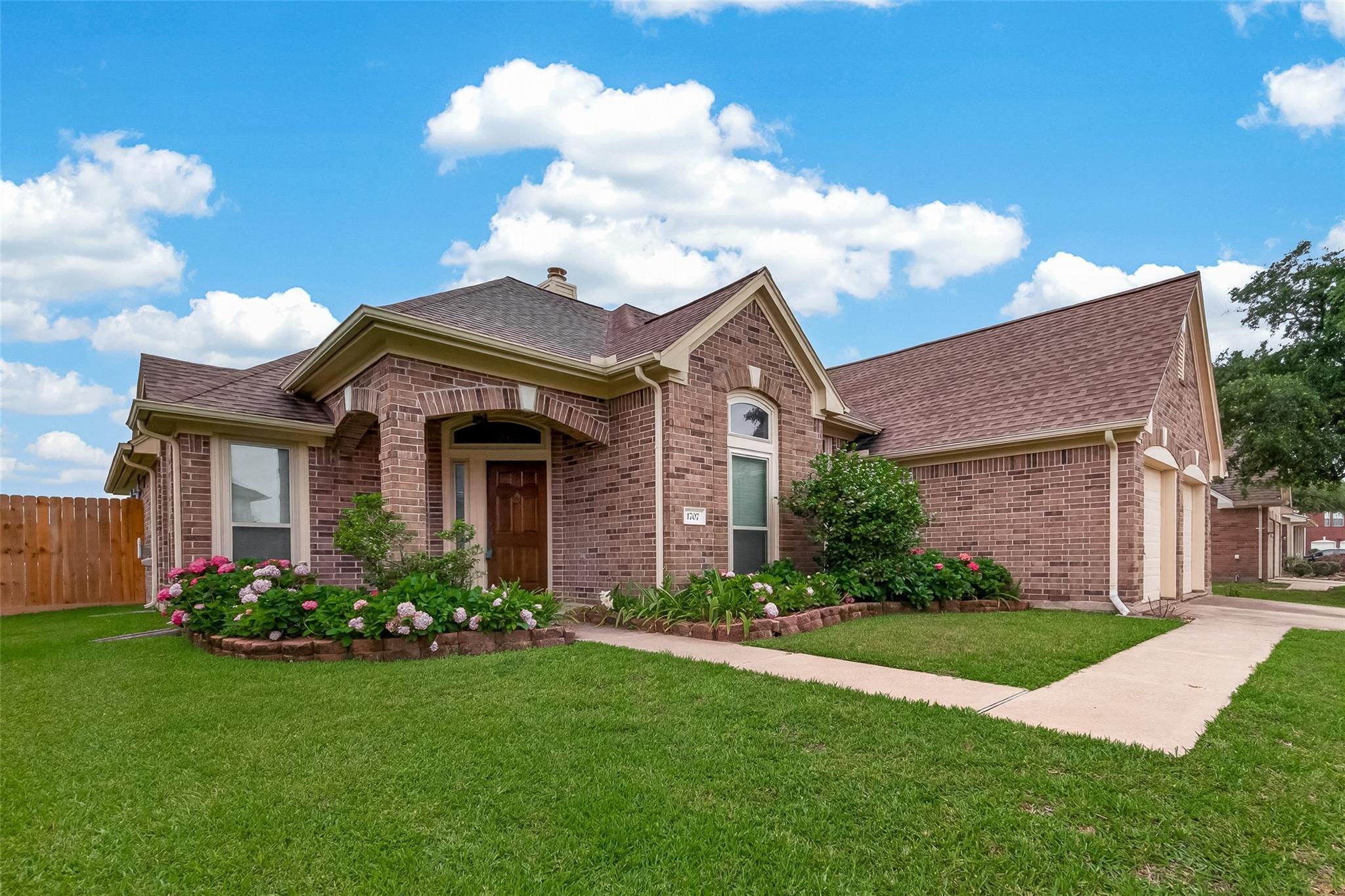 1707 Country Club Cove Drive
