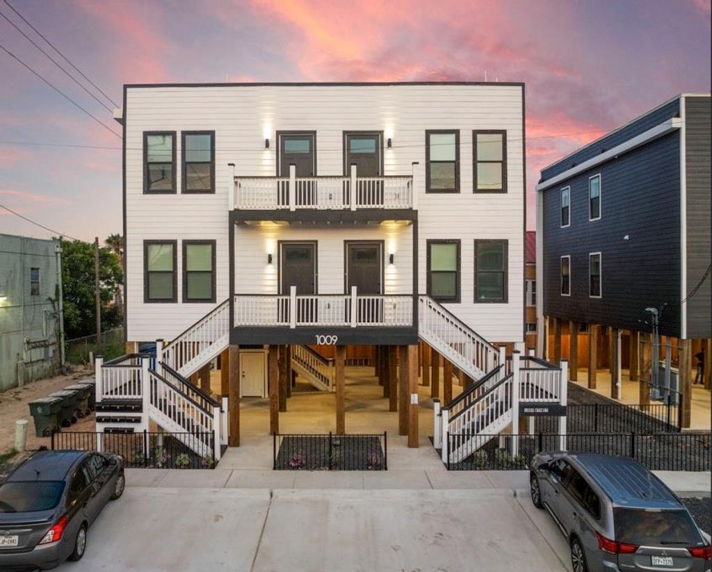 Photo of 1009 8th St Unit G Street, Galveston, TX 77550 (MLS # 64150067)