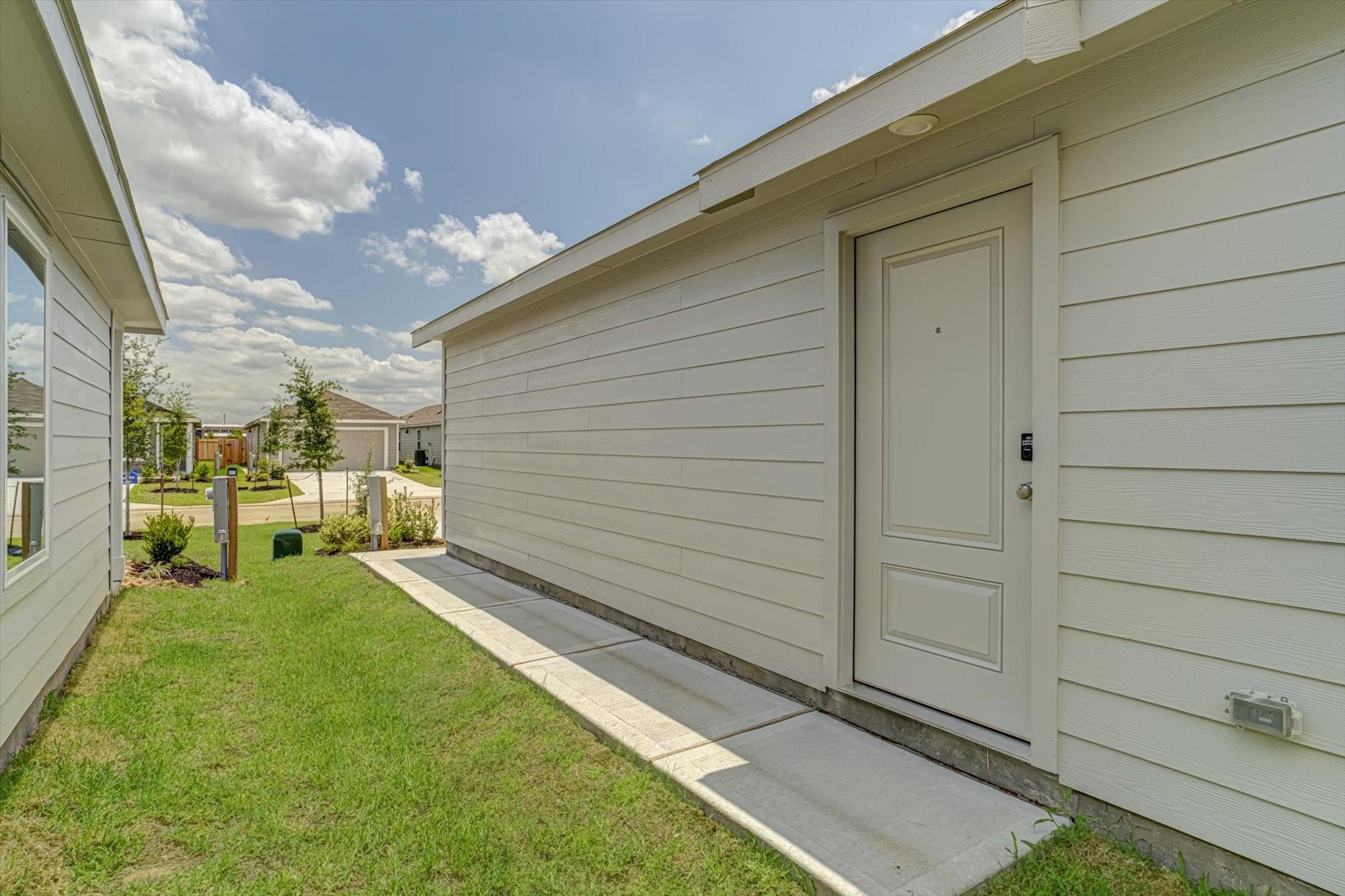 390 Lucia Way
