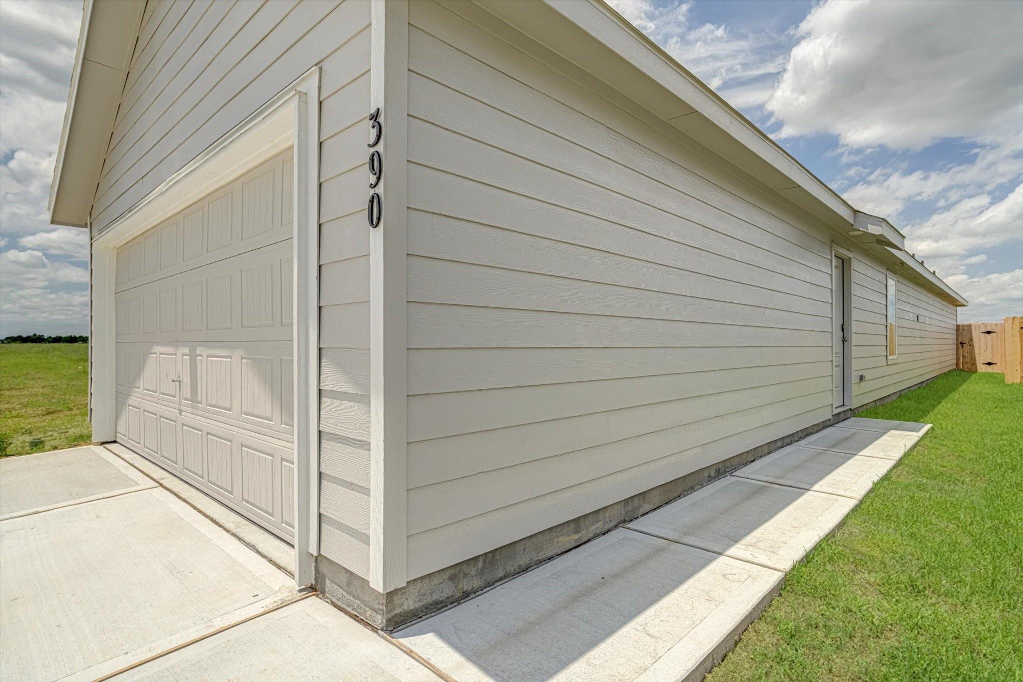 390 Lucia Way