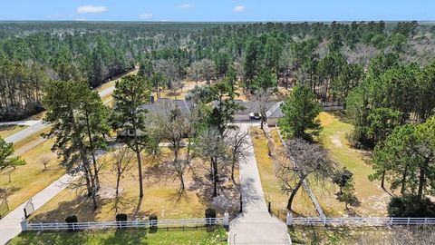 Homes For Sale - 15569 Crown Oaks Drive<br/> Montgomery, TX 77316