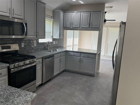 Tiny photo for 11807 Mckinney Falls Court, Sugar Land, TX 77498 (MLS # 26058644)