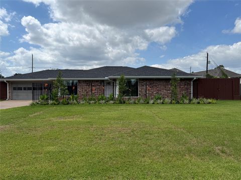 Photo of 8303 Fawndale Ln LN, Houston, TX 77040 (MLS # 87577955)