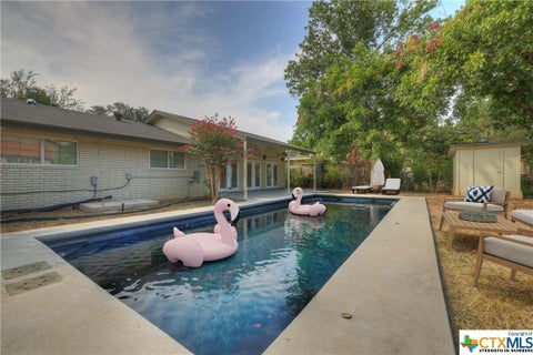 Photo of 911 Mulberry Avenue, New Braunfels, TX 78130 (MLS # 27640311)