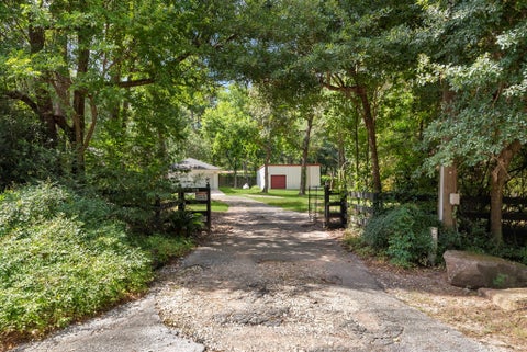 Photo of 618 W Rollingwood Street, Pinehurst, TX 77362 (MLS # 84104750)