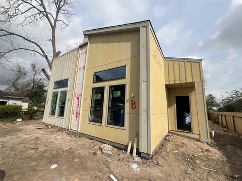 Photo of 944 Lucky Street, Houston, TX 77088 (MLS # 2063087)