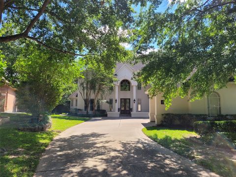 2 Argonne Place The Woodlands TX 77382