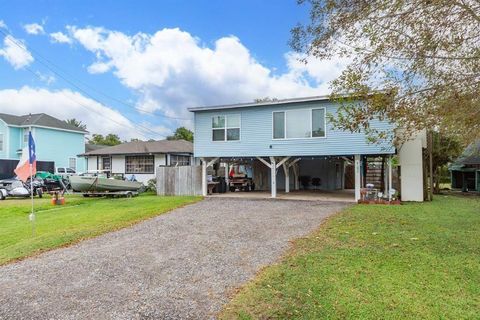 Photo of 236 3rd Street, San Leon, TX 77539 (MLS # 56952344)