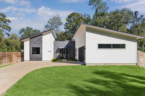 Photo of 1643 Beech Drive Dr, Conroe, TX 77385 (MLS # 33731540)