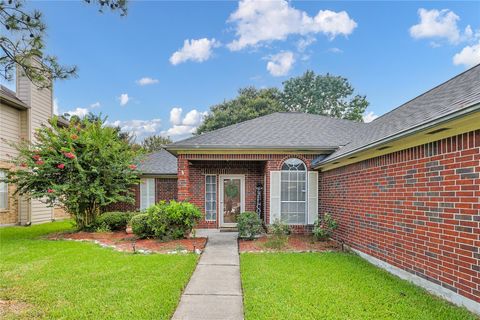 Photo of 16114 Arborlea Drive, Friendswood, TX 77546 (MLS # 33564375)