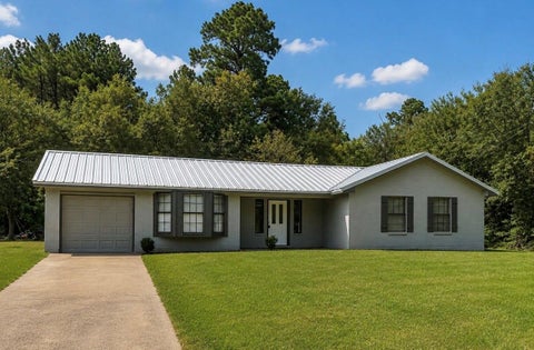 Photo of 703 Sterling Court, Crockett, TX 75835 (MLS # 73121117)