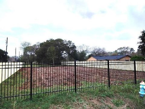 Photo of 542 N Pine Street, Arcola, TX 77583 (MLS # 37088620)
