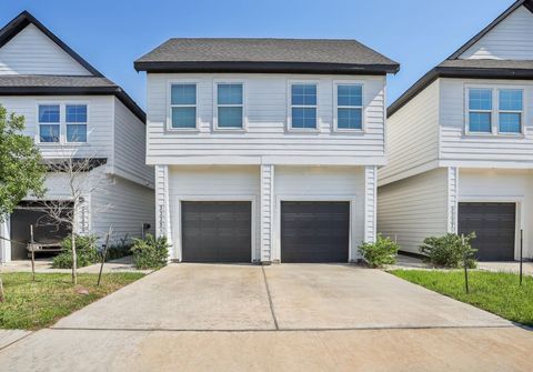 Photo of 3225 Real Street #A/B, Houston, TX 77087 (MLS # 75836630)