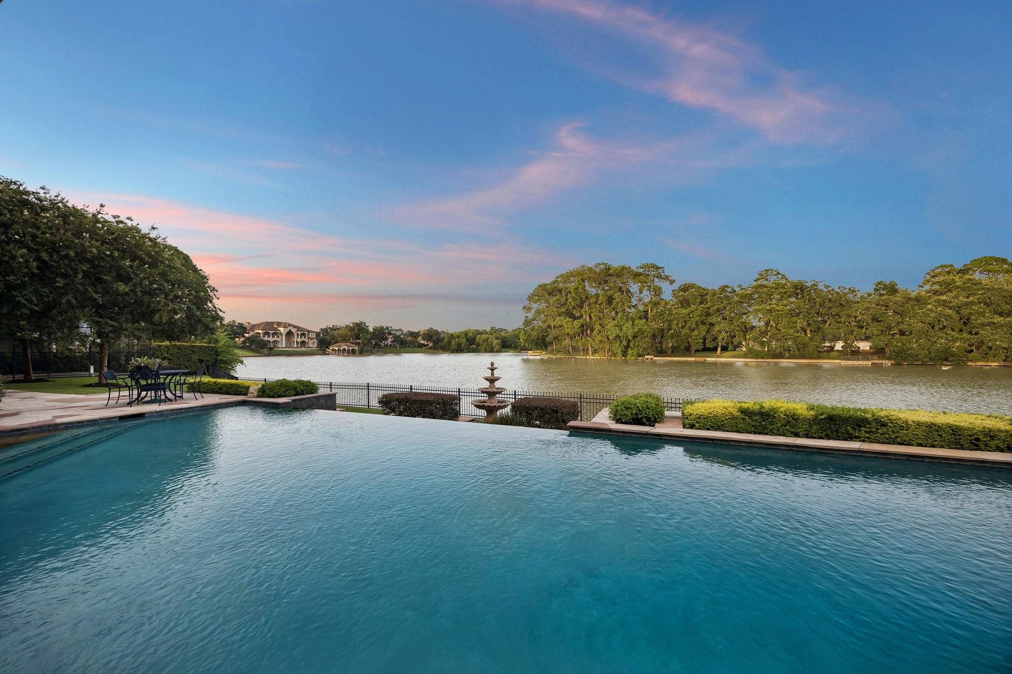 7 Paradise Point Drive