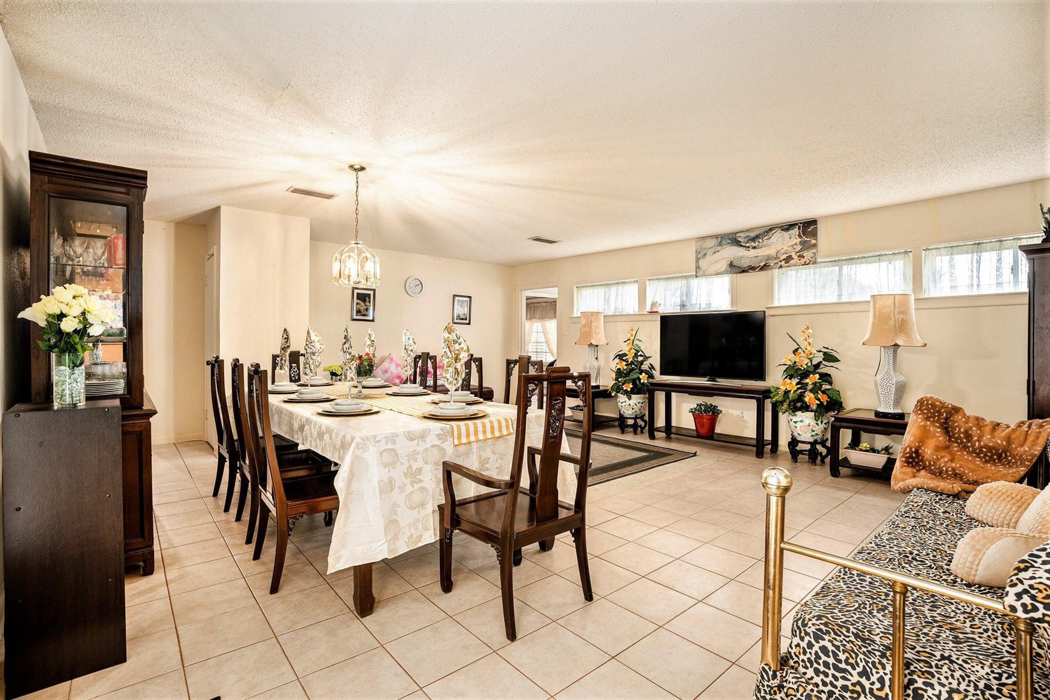 17 Manor Way