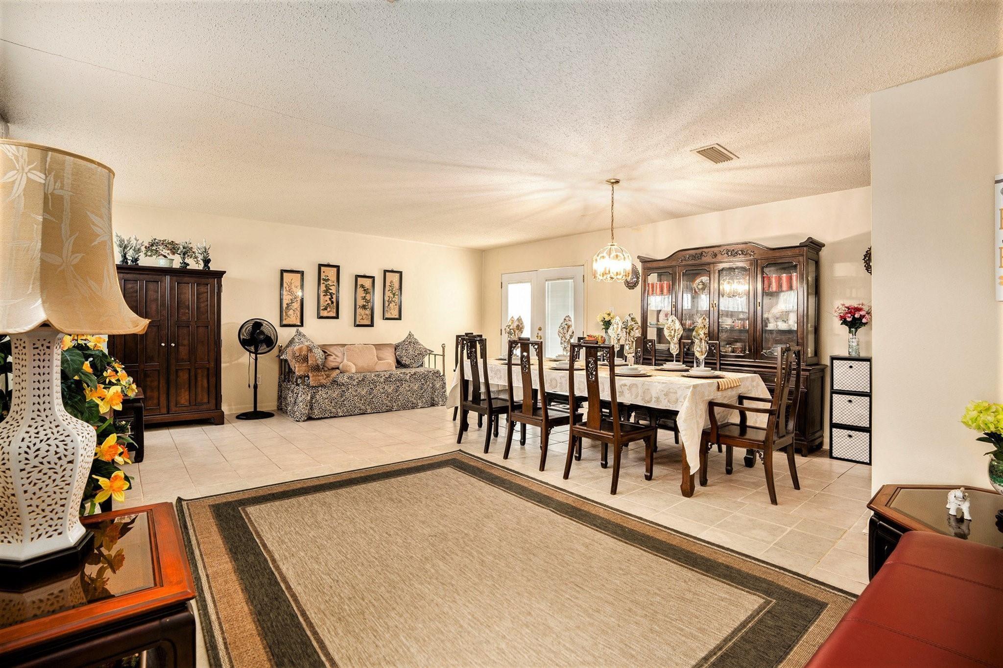 17 Manor Way