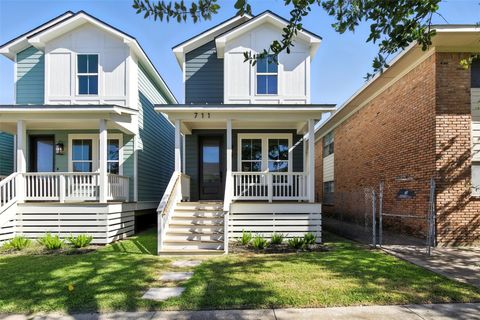 Photo of 711 Ball Street, Galveston, TX 77550 (MLS # 36515141)