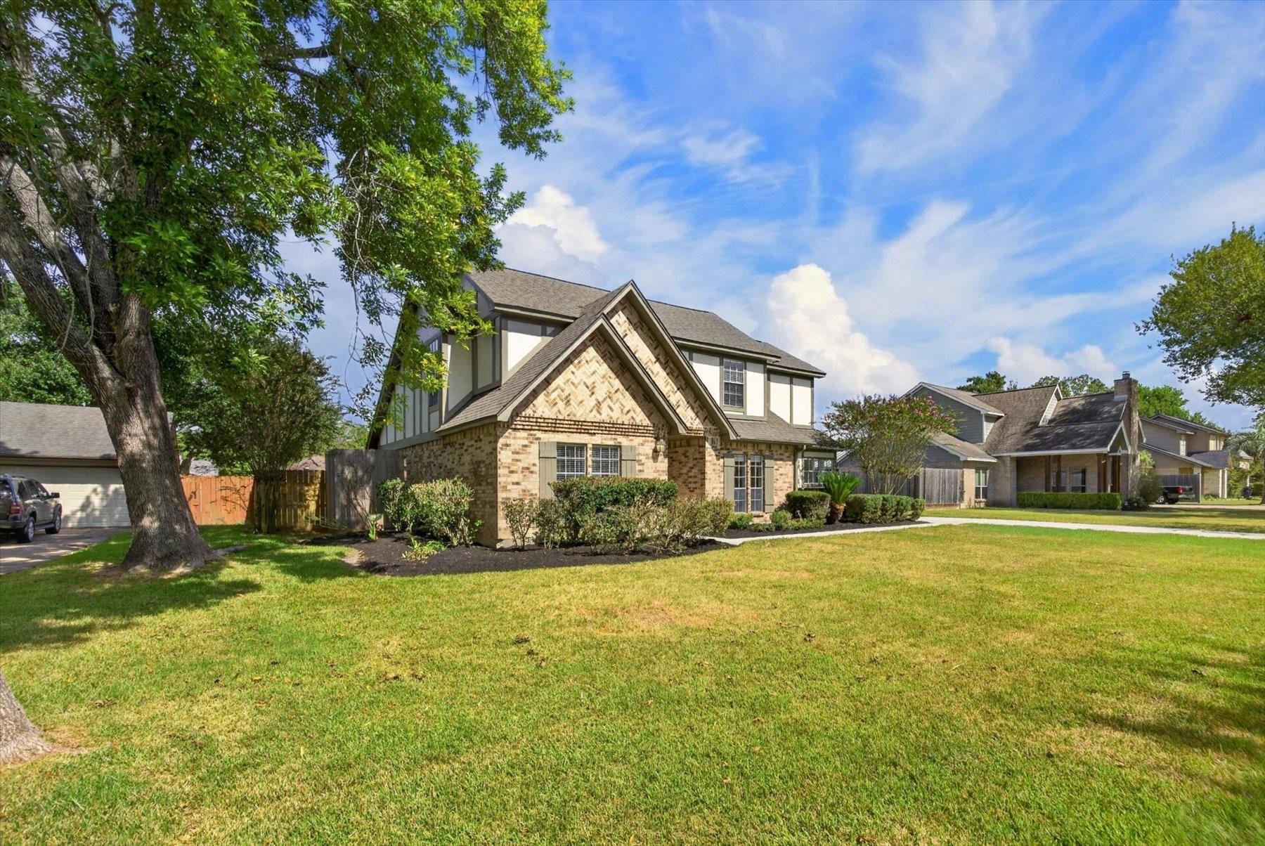1013 Londonderry Avenue