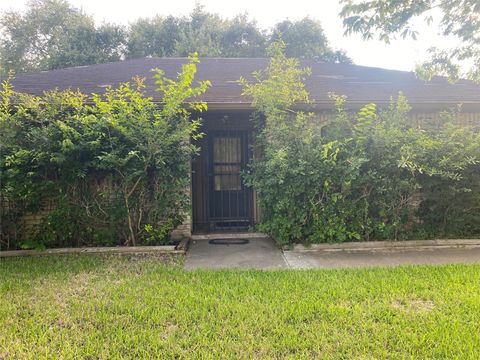 Photo of 15814 Ridgerock Road RD, Missouri City, TX 77489 (MLS # 65308023)